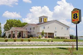 Wamego Inn And Suites Eksteriør billede